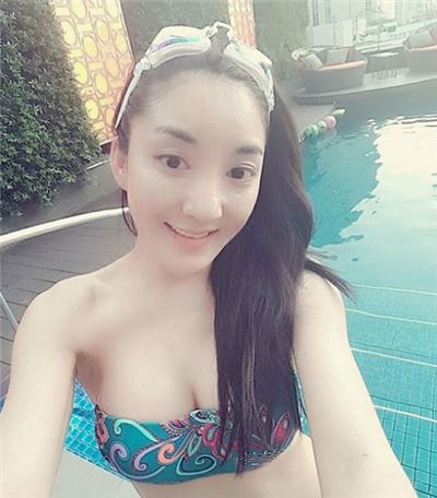 바다 "수영 좀 해볼까"…비키니로 뽐내는 볼륨감 