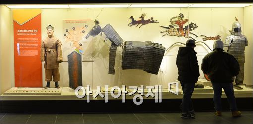 [포토]전쟁기념관 전쟁역사실 재개관