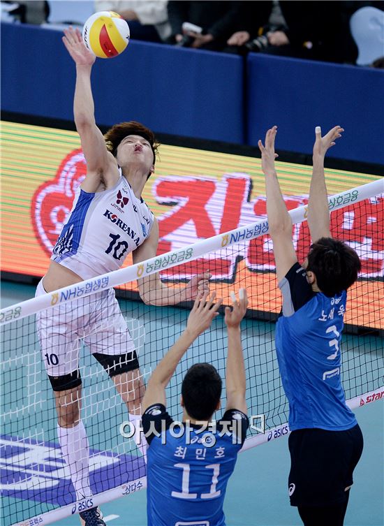 [포토]정지석, '나 오늘 컨디션이 장난 아니야'