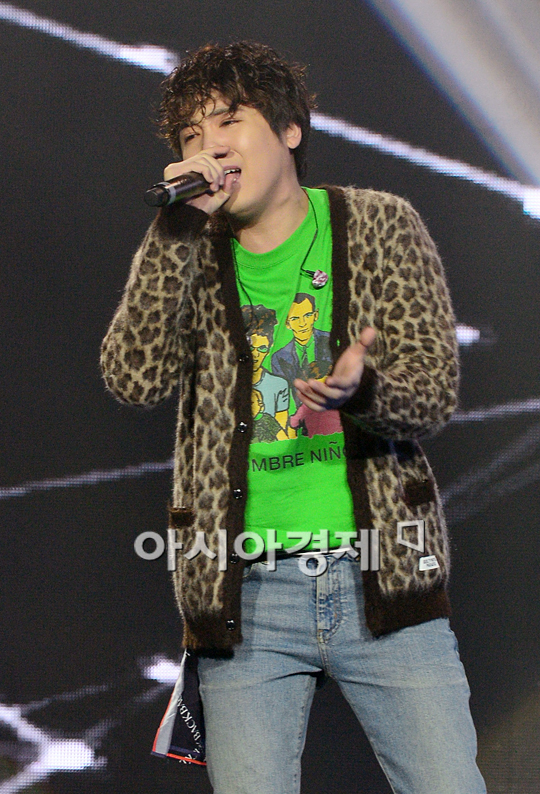 [포토]이홍기 '가창력으로 중국을 흔들다'(FCC2016)