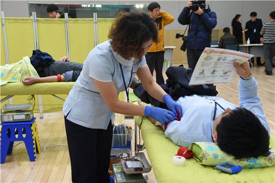 중앙부처 공무원 '릴레이 헌혈운동' 벌인다 