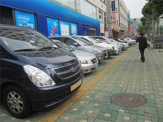 단 1분이라도 인도위에 車 이렇게 댔다간…'5만원' 딱지 뗀다