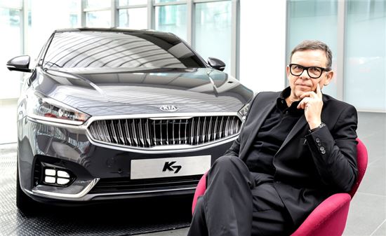 피터 슈라이어 "신형 K7은 기아차 디자인의 미래"