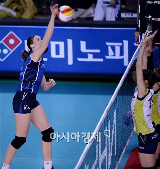 [포토]맥마혼, '거침없이 강타'