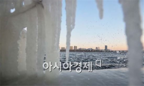 [포토]추위에 갇힌 서울 