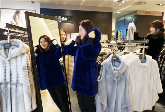 '동(冬)장군 오니'…벌써부터 모피세일