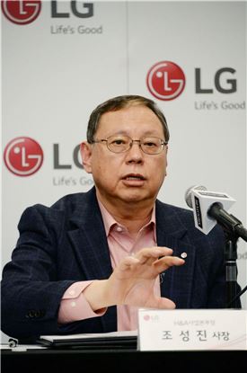 LG, 超프리미엄 전략으로 中하이얼 막는다
