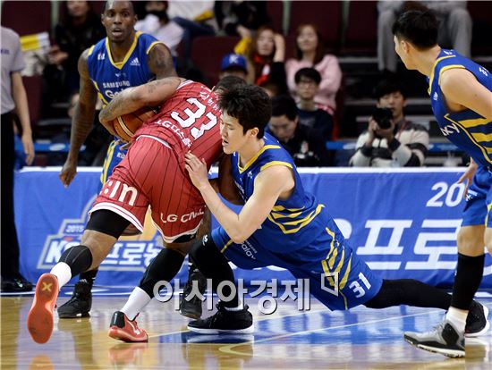 [포토]김준일, '씨름 한 판 할까?'