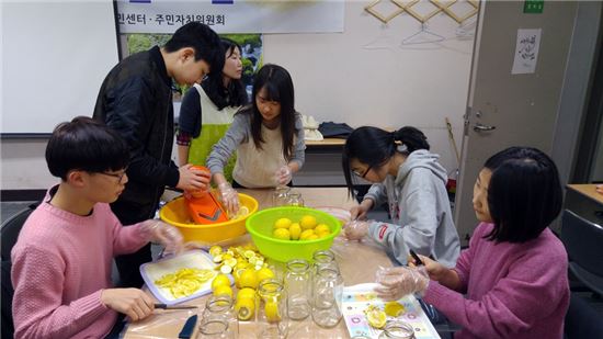 설 명절 앞두고 독거노인 찾은 종암동 학생들 칭찬합니다