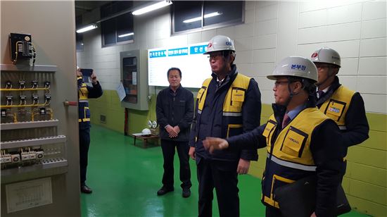 한파 대비 긴급점검 나선 조환익 환전 사장