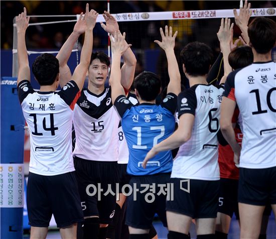 [포토]문성민, '파죽지세 7연승이야'