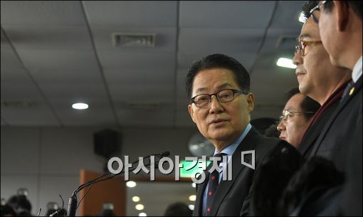 [포토]박지원, 더불어민주당 탈당 기자회견