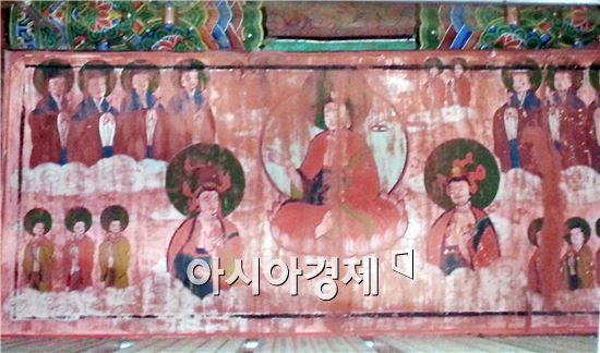 천년고찰 진도 쌍계사에서 국내 최초로 발견된 서양화 기법 탱화