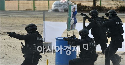 [포토]합동작전 전개하는 경찰특공대