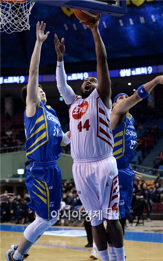 [포토]존슨, '미스매치 찬스는 놓치지 않아'