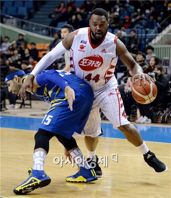 [포토]존슨, '저리 비켜'