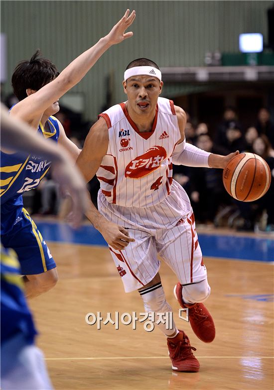 [포토]돌파 시도하는 문태종