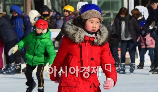 [포토]스케이트 타기 딱 좋은 날씨 