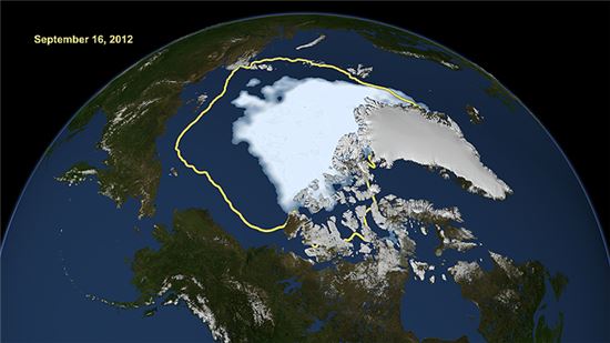 ▲북극의 해빙이 지구 온난화로 계속 줄어들고 있는 것으로 파악됐다. 2012년 모습.[사진제공=NASA]