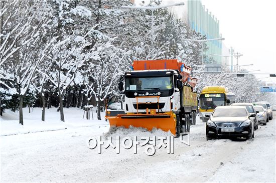 대구시, 광주시에 제설장비 긴급 지원