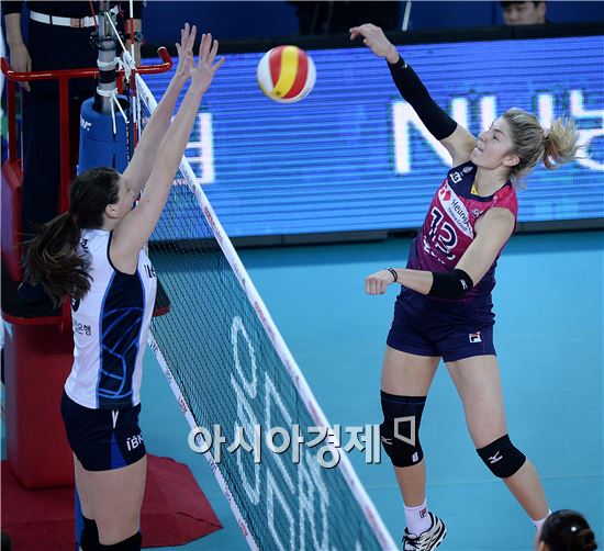 [포토]테일러, '혼자로는 날 막을 수 없어'