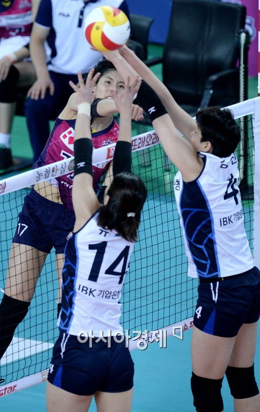 [포토]이재영, '주먹 쥐고 강타'