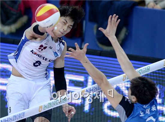 [포토]김학민, '있는 힘껏 강타'