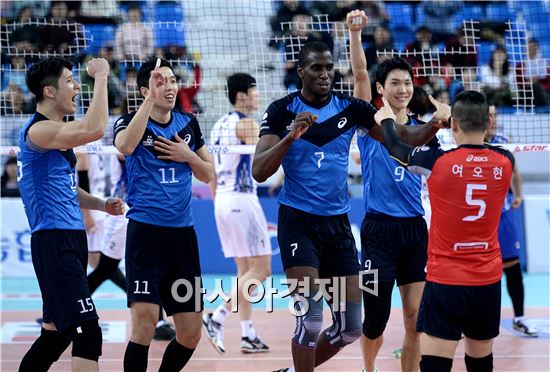 [포토]현대캐피탈, '파죽의 8연승으로 2위 도약했어'