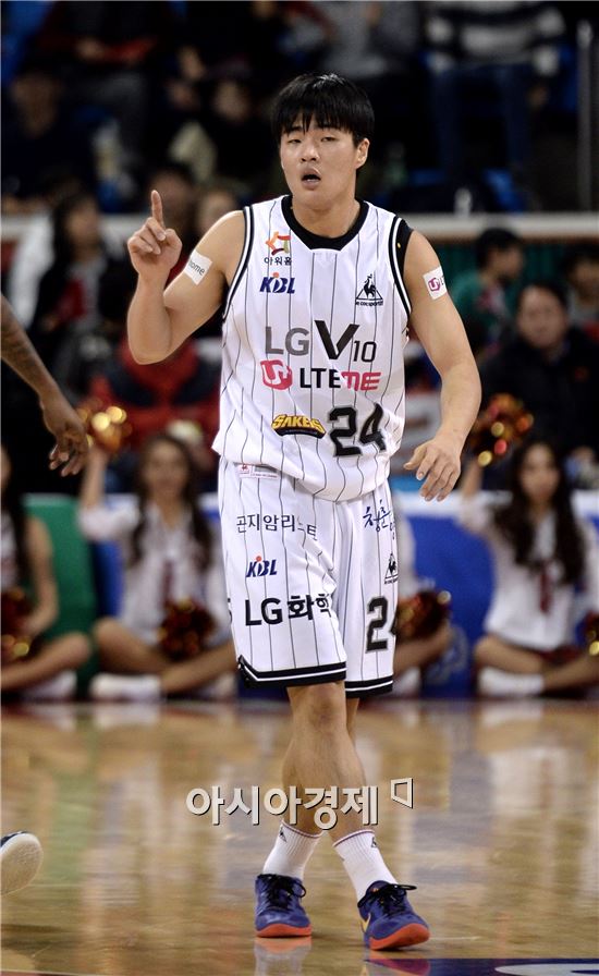 [포토]정성우, '나 오늘 컨디션 최고야'