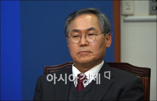 우윤근 국회 사무총장 인준안 가결…"공정성·합리성 잃지 않을 것"
