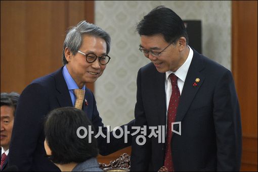 [포토]이야기하는 강호인·이근면