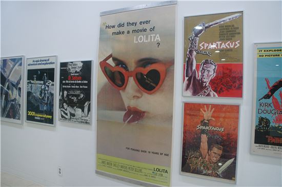현대카드 컬처프로젝트 '스탠리 큐브릭 전'에 전시된 영화 롤리타 포스터