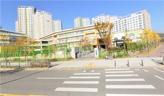서울 초등학교 5곳 중 1곳, 이산화질소 WHO 기준 초과