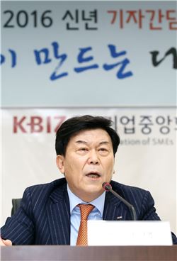 박성택 중기중앙회장 "中企중심 경제구조로 전환 필요한 시기"