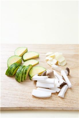 「오늘의 레시피」애호박 버섯나물