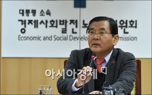 '대타협 파기 책임' 김대환 노사정위원장 7일 사퇴 