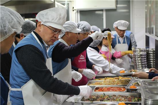 포스코건설, 설맞이 떡국 나눔 활동 