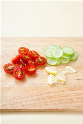 「오늘의 레시피」토마토 미역 매실청무침