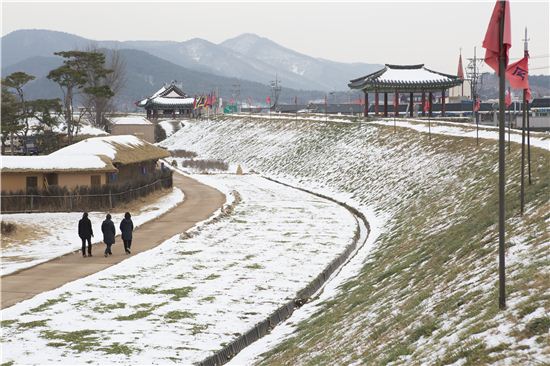 프란치스코 교황이 다녀간 후 한국관광 100선, 충남 5대 관광지가 된 해미읍성.
