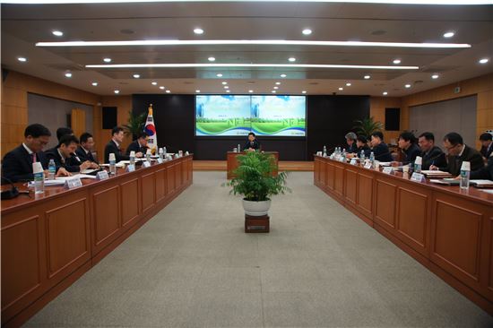 농협은 4일 서울 중구 농협중앙회에서 '2016년도 해외사무소장 회의'를 열고 국산 농산물 수출을 확대하는데 역량을 집중하는 해외사업 활성화 방안을 논의했다.
