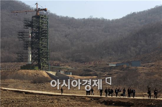 북한이 장거리 로켓(미사일)을 발사하겠다고 예고한 기간이 이틀 앞으로 다가왔다. 