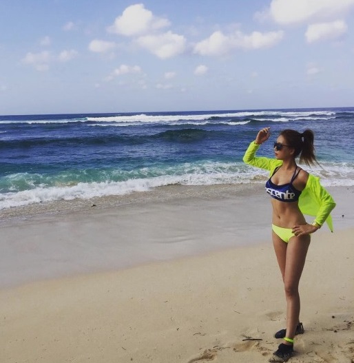 '먹스타 총출동'예정화, 과거 해변에서 화끈한 비키니 입고…