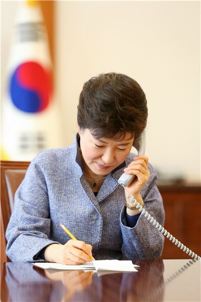 朴-오바마 전화통화…대북제재 채택 위해 협력키로