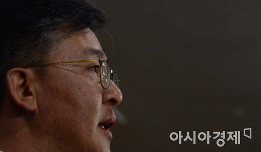 [포토]홍용표 "개성공단 중단 결정 북한에 통보"