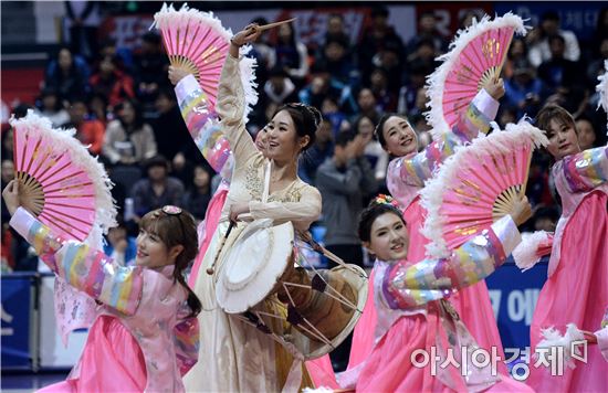 [포토]치어리더, 아름다운 전통춤