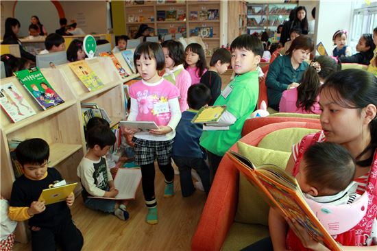 "봄방학 도서관과 친해지자~~~"