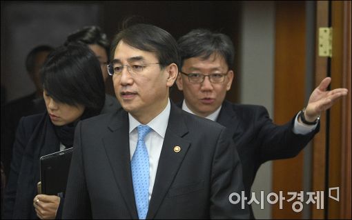 [포토]이석준 국무조정실장, 개성공단 관련 회의 참석