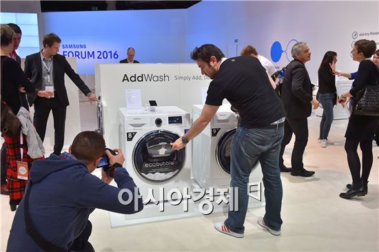 삼성전자, 유럽전략제품으로 '2도어 냉장고'·'중소형 세탁기' 공개