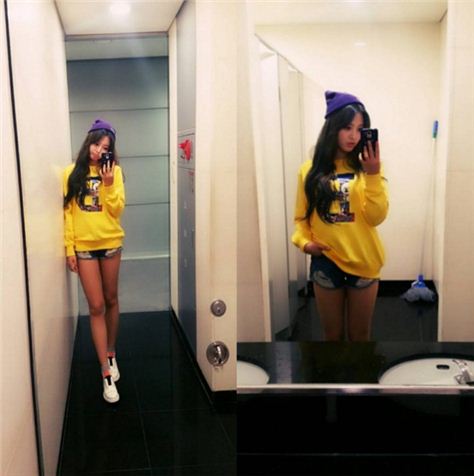 'AOA크림' 찬미, 우월한 기럭지 셀카 공개