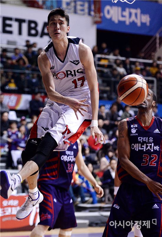 [포토]전준범 '그림같은 어시스트'